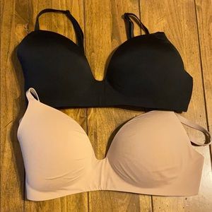 Victoria Secret No Wire bra bundle 36D